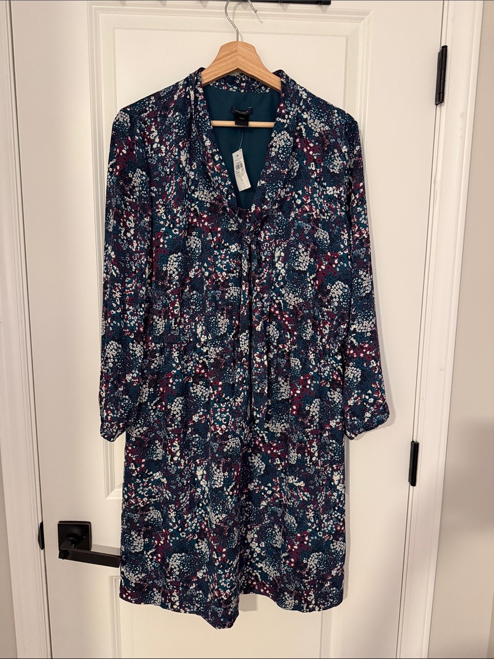 NWT Anne Taylor Floral Tie-Neck Long Sleeve Dress - Navy Multi